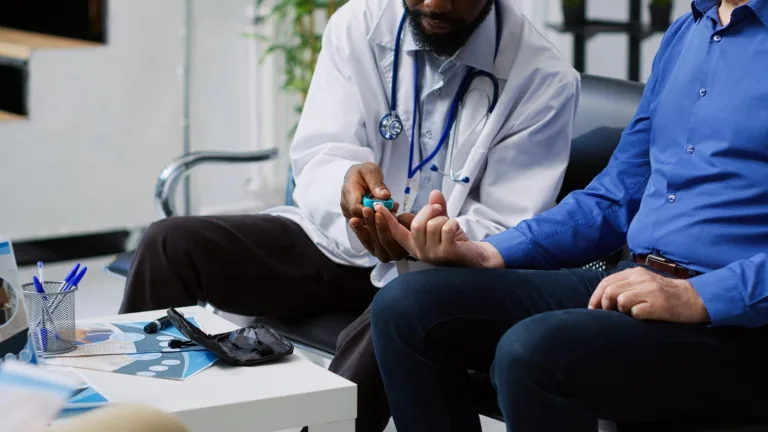 CGM-connected app feature for Type 2 diabetes patients, unveiled by Abbott and WeightWatchers