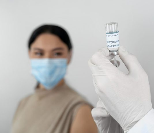Moderna Delays Flu-COVID Combo Vaccine Filing Amid FDA Request